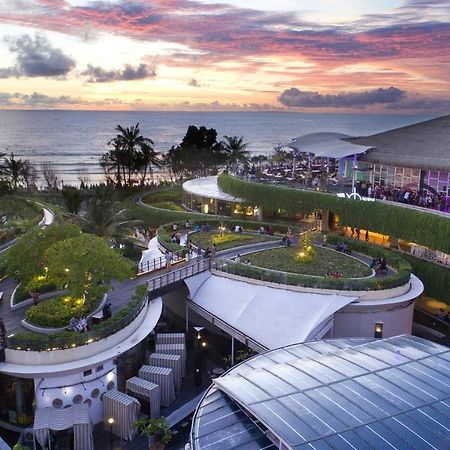 Yello Hotel Kuta Beachwalk Bali Exterior foto